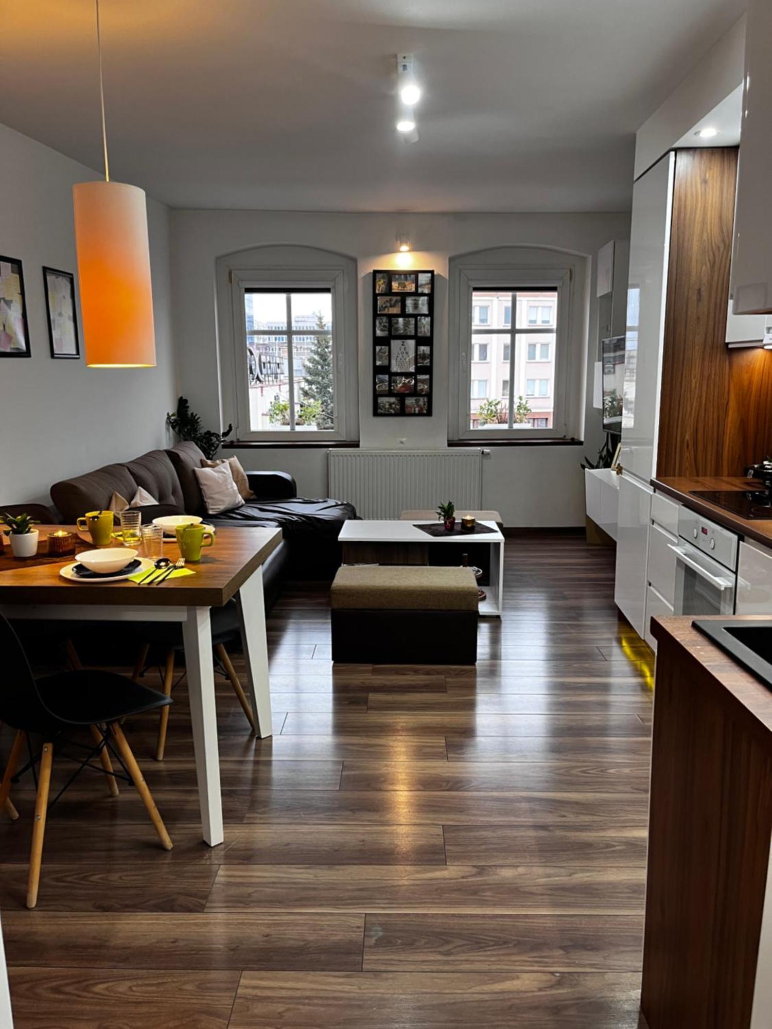 Apartament Crooked Stairs زيلونا غورا المظهر الخارجي الصورة